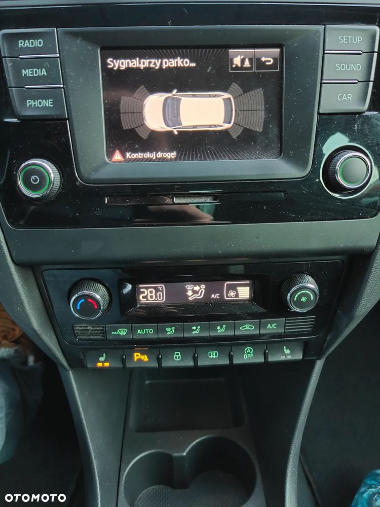 Skoda RAPID 1.2 TSI (Green tec) DSG Style - 17