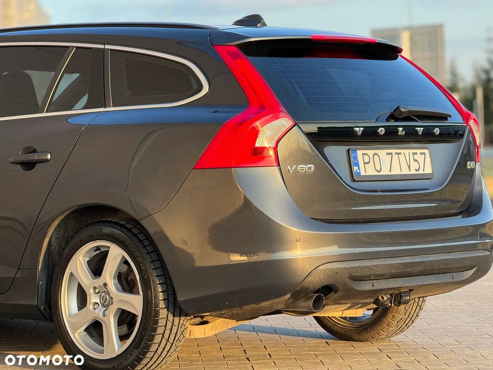 Volvo V60 D3 Geartronic Momentum - 27
