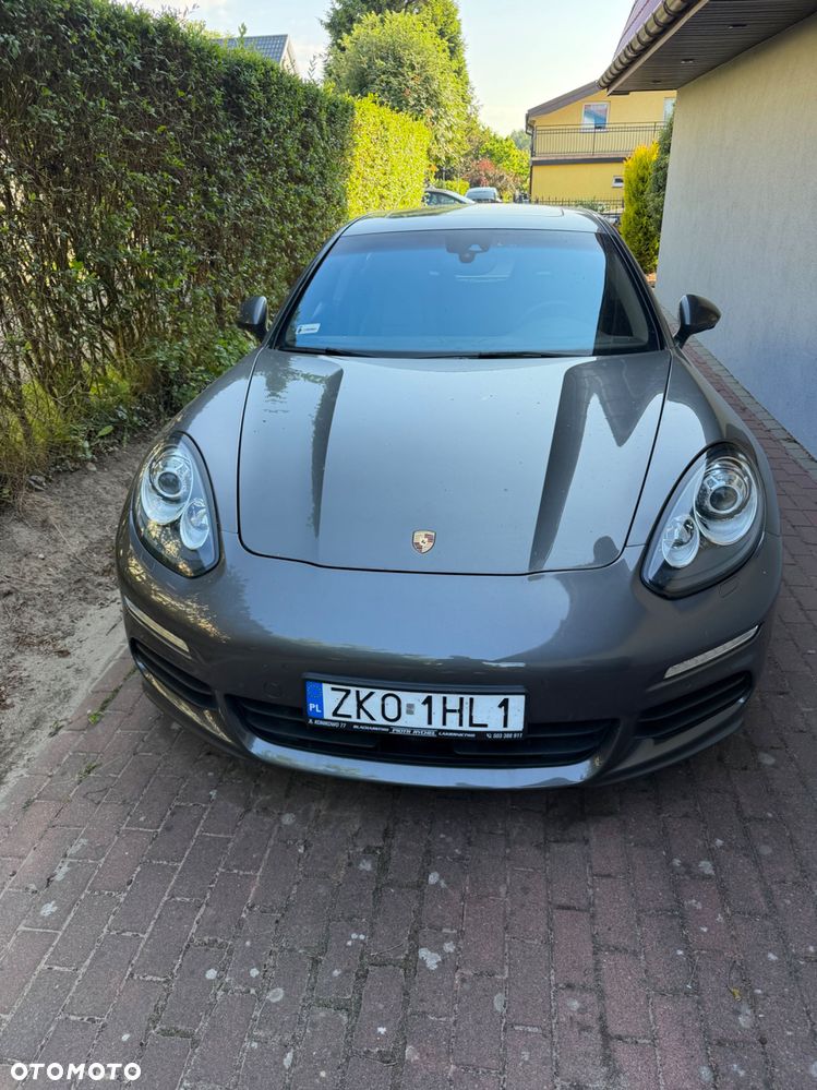 Porsche Panamera - 1