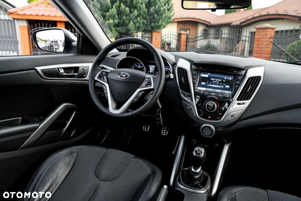 Hyundai Veloster 1.6 Premium - 28
