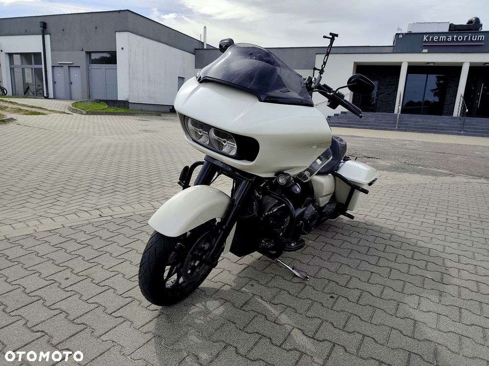 Harley-Davidson Touring Road Glide - 1