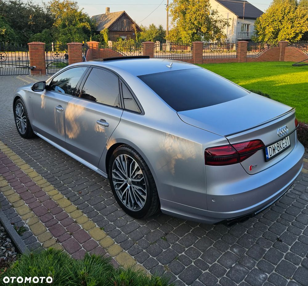 Audi S8 - 14
