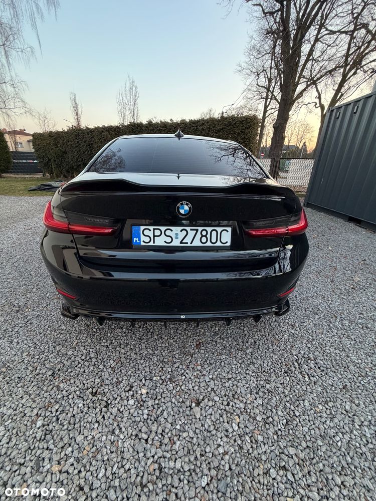 BMW Seria 3 330i - 9