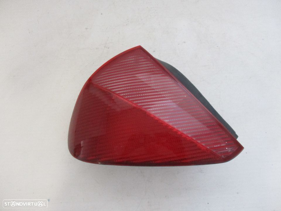 Farol Farolim Tras Lancia Lybra Esquerdo - 1