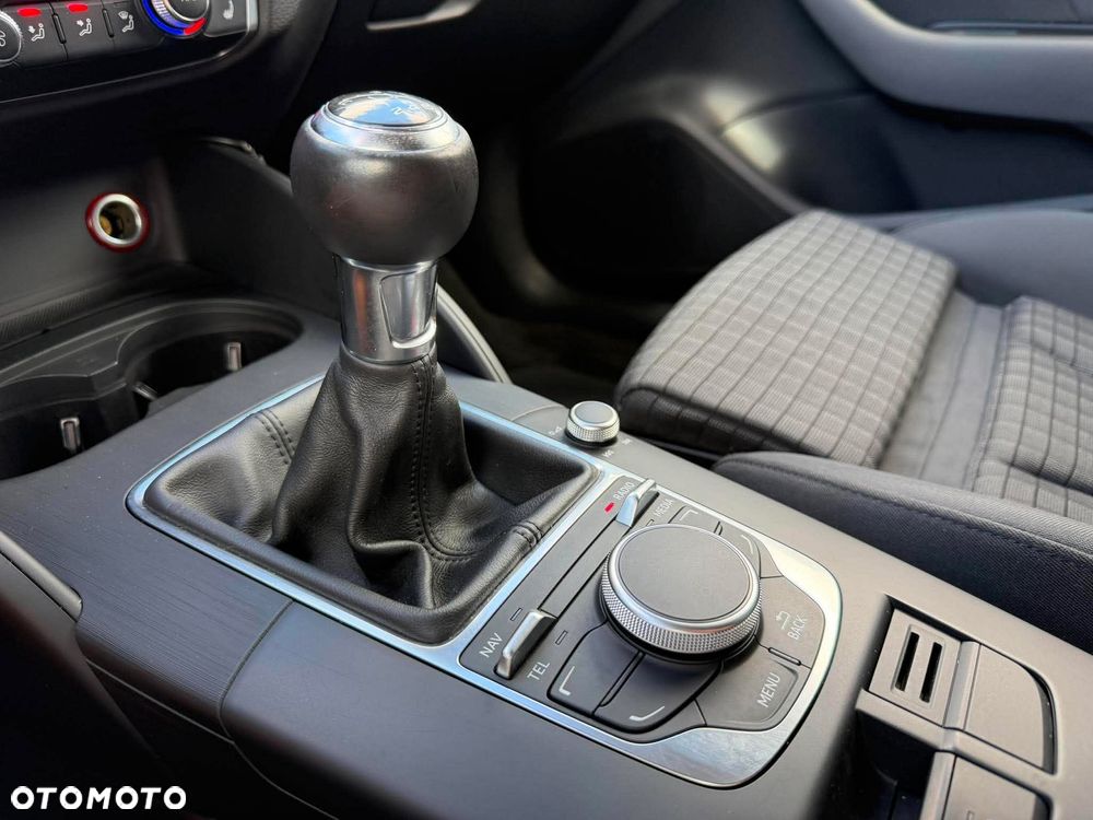 Audi A3 Sportback 2.0 TDI Ambiente - 16
