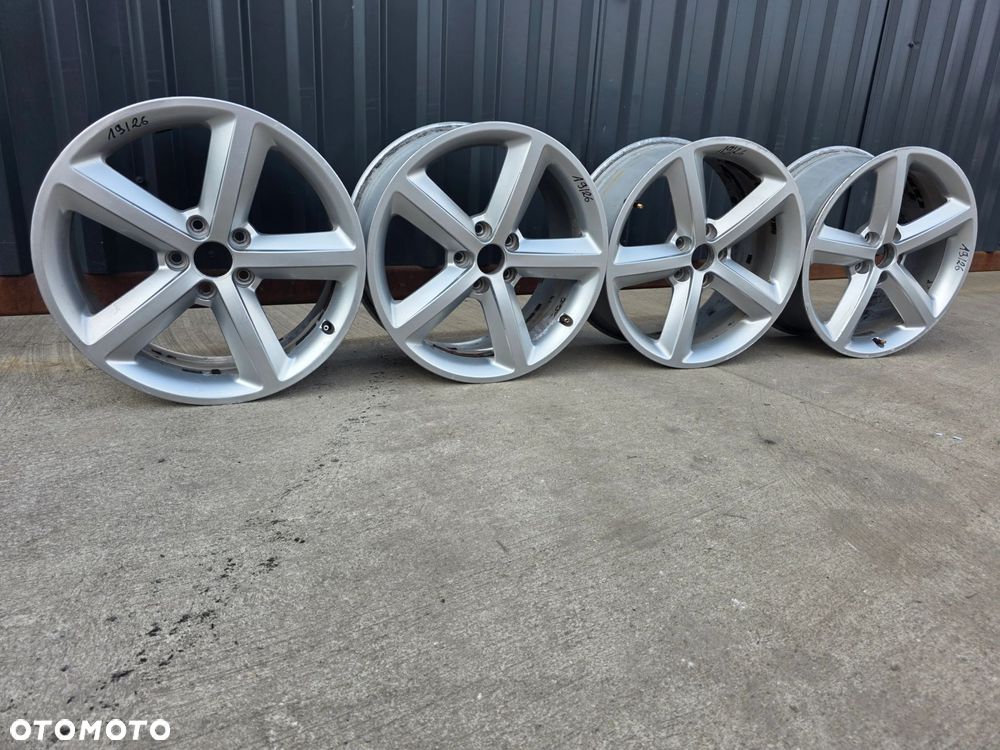 FELGA FELGI VW AUDI SKODA A3 A4 A6 8.0J R18 ET47 8K0601025Q 19/26 KOMPLET - 1