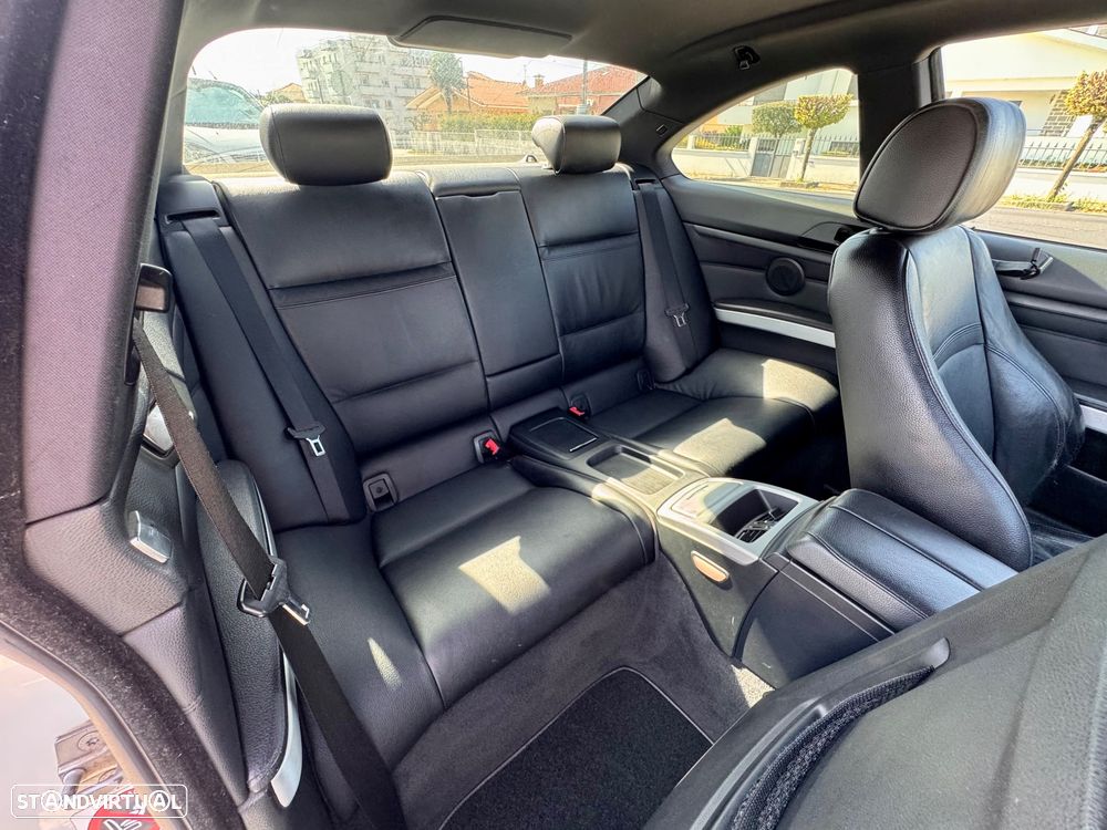 BMW 320 d M Sport Edition - 16