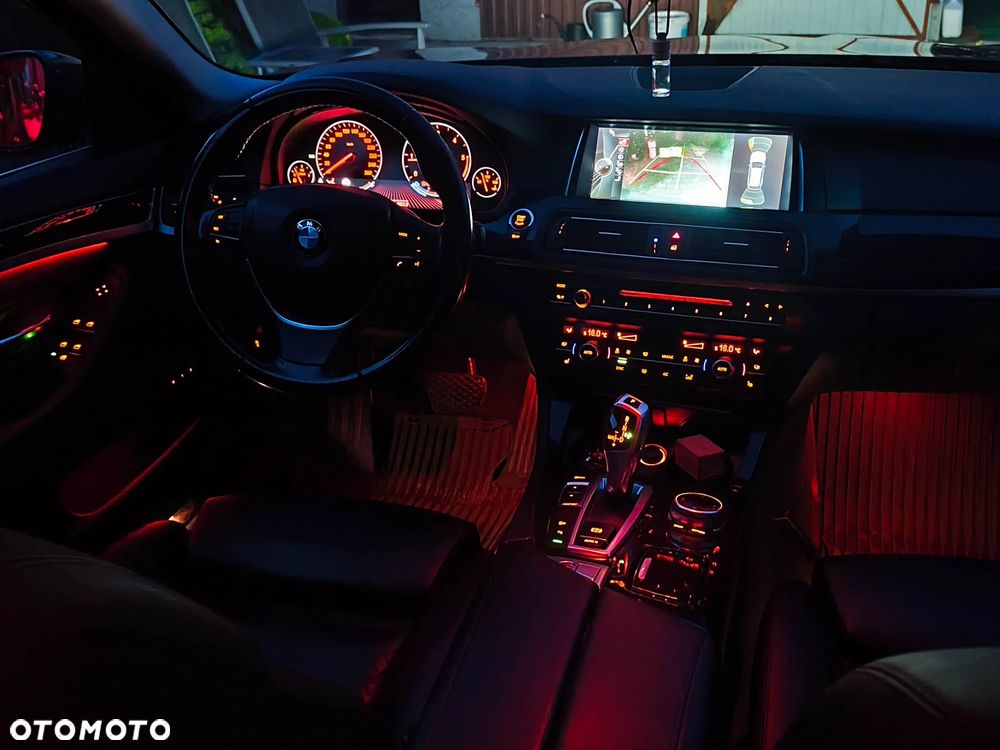 BMW Seria 5 520d xDrive - 29