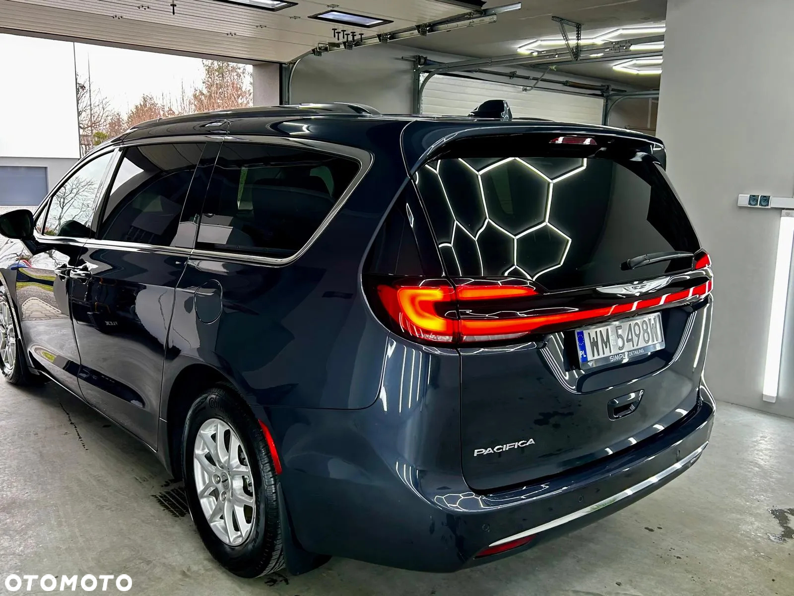 Chrysler Pacifica - 10
