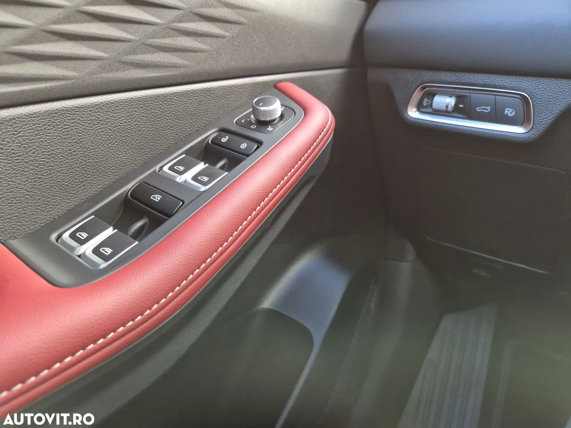 Geely Coolray - 15