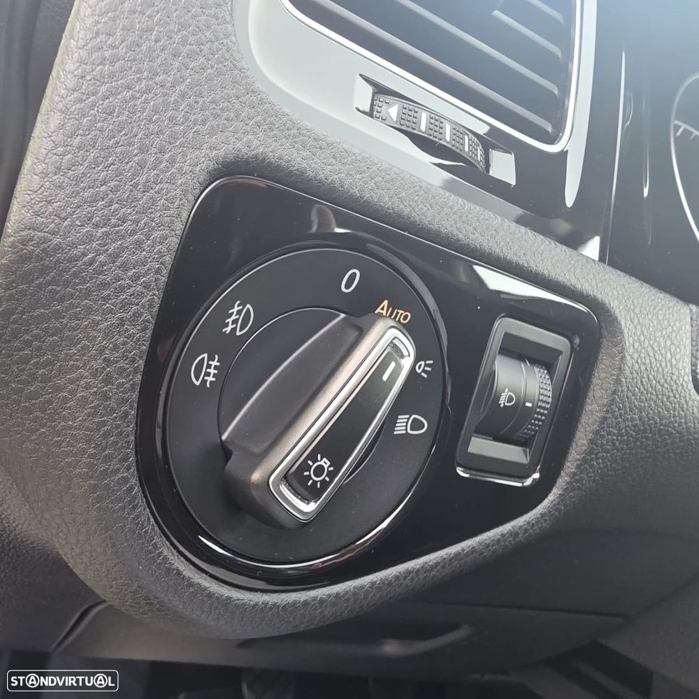 VW Golf 1.6 TDi Highline - 19