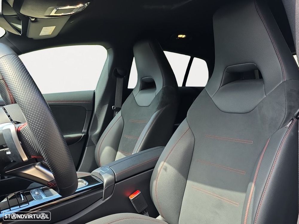 Mercedes-Benz CLA 180 - 9