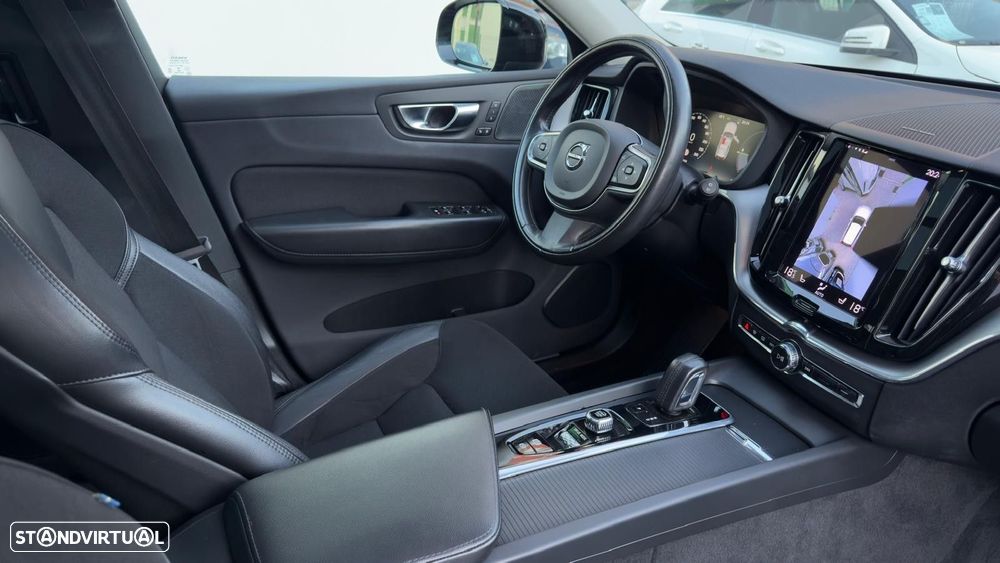 Volvo XC 60 2.0 T6 PHEV R-Design AWD - 11