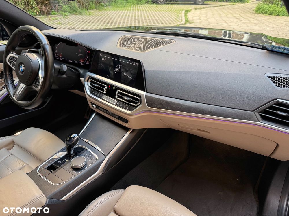BMW Seria 3 330i xDrive M Sport sport - 9
