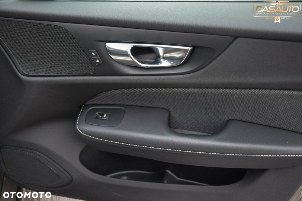 Volvo V60 B4 D R-Design - 35