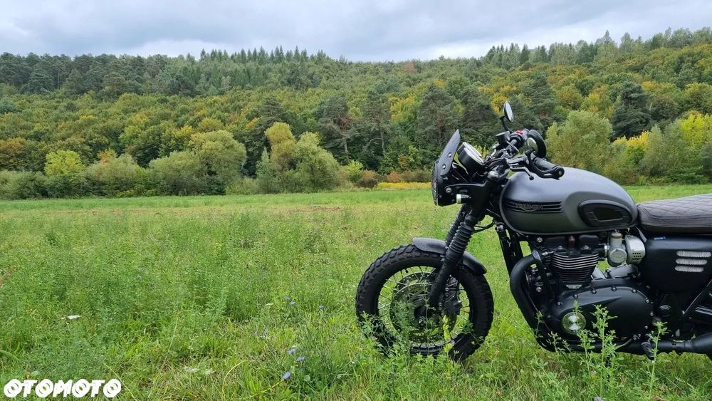 Triumph Bonneville - 14
