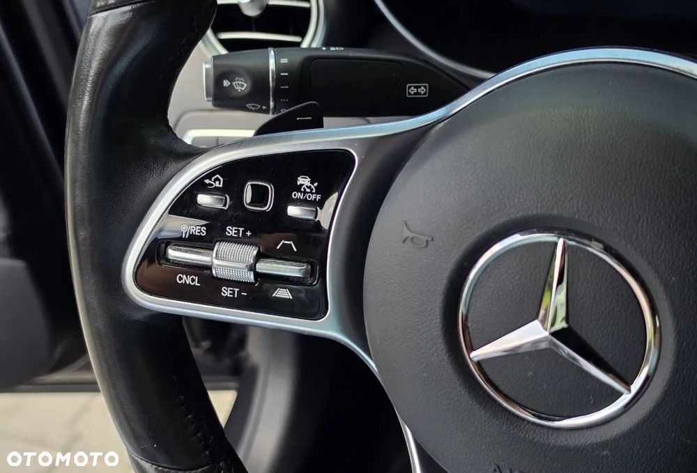 Mercedes-Benz Klasa C 300 9G-TRONIC AMG Line - 17