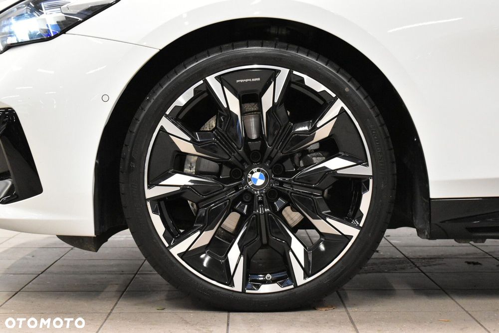 BMW Seria 5 520d xDrive mHEV M Sport - 8