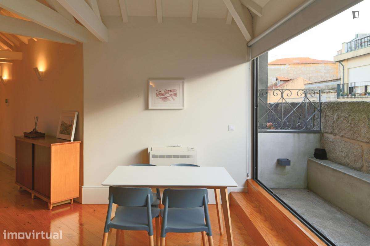 Apartamento com 1 quartos - localizado em Miragaia Porto - Grande imagem: 3/21