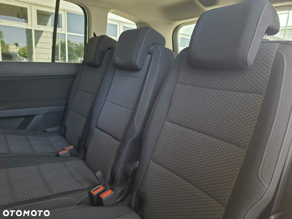 Volkswagen Touran - 23