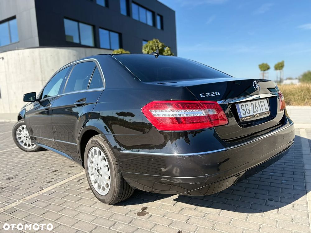 Mercedes-Benz E-Class 2009 photo 4