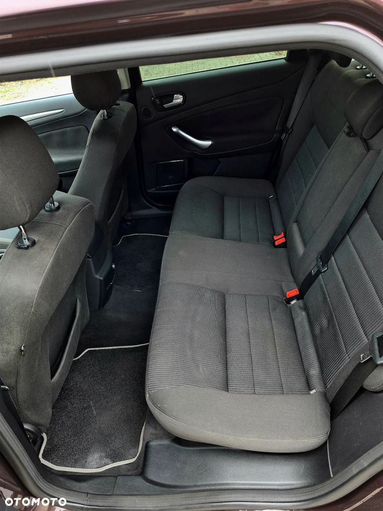Ford Mondeo 2.0 TDCi Ambiente - 6