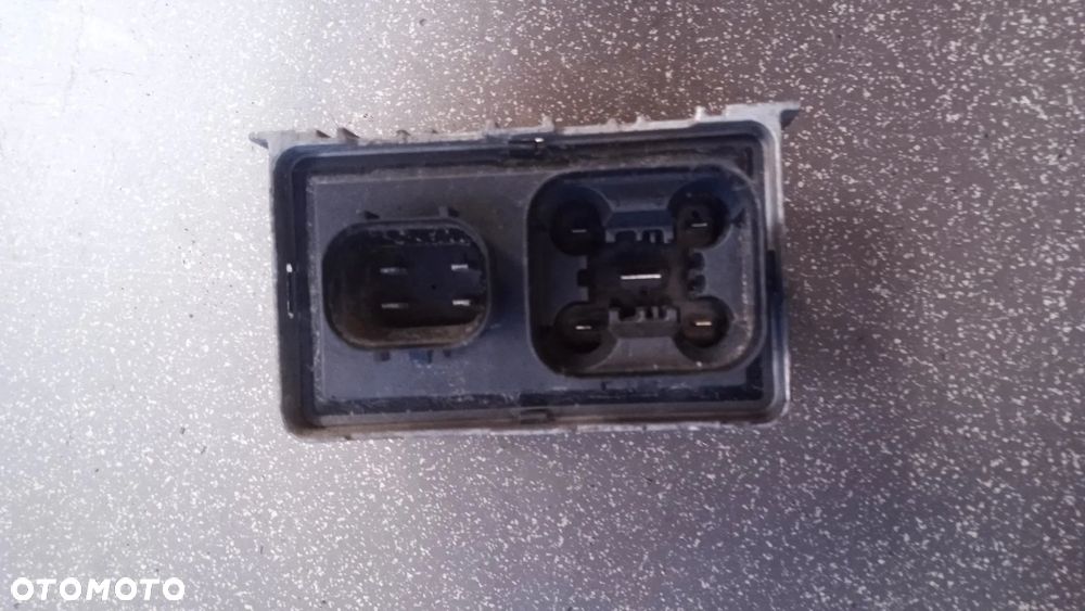 Przekaźnik świec żarowych 55574293 Opel Meriva B - 3