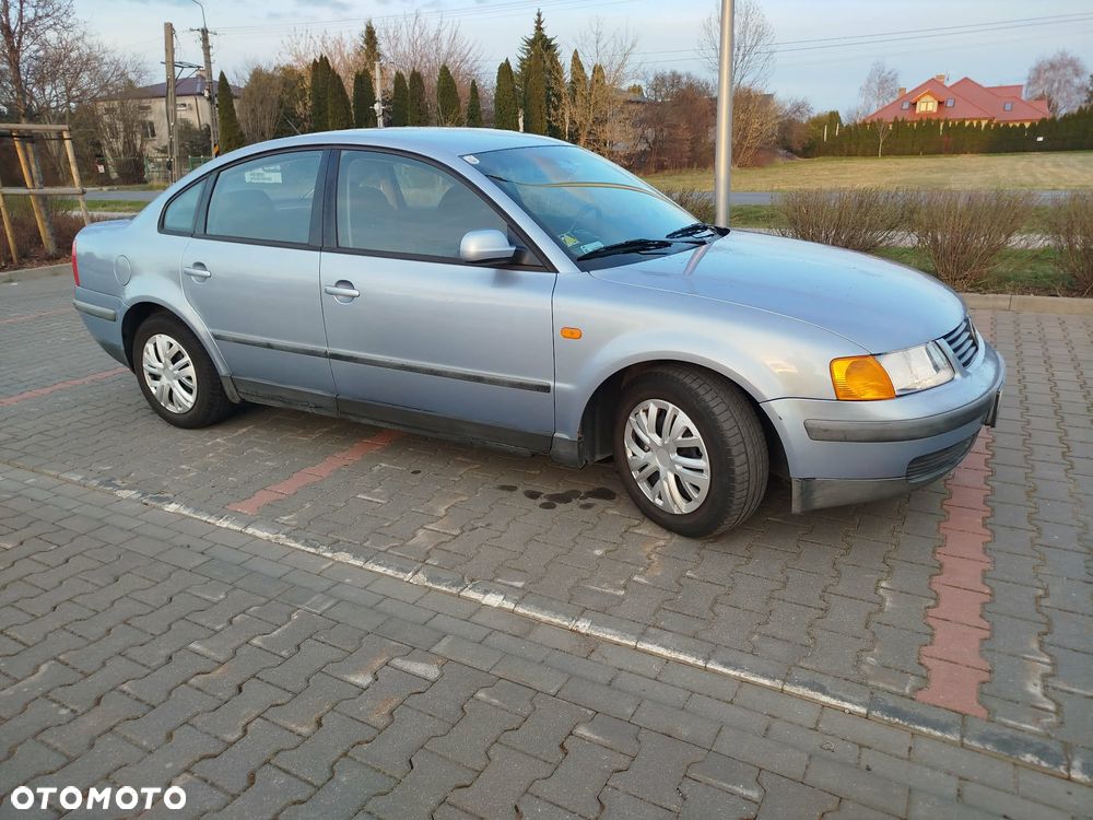 Volkswagen Passat 1.8 - 2