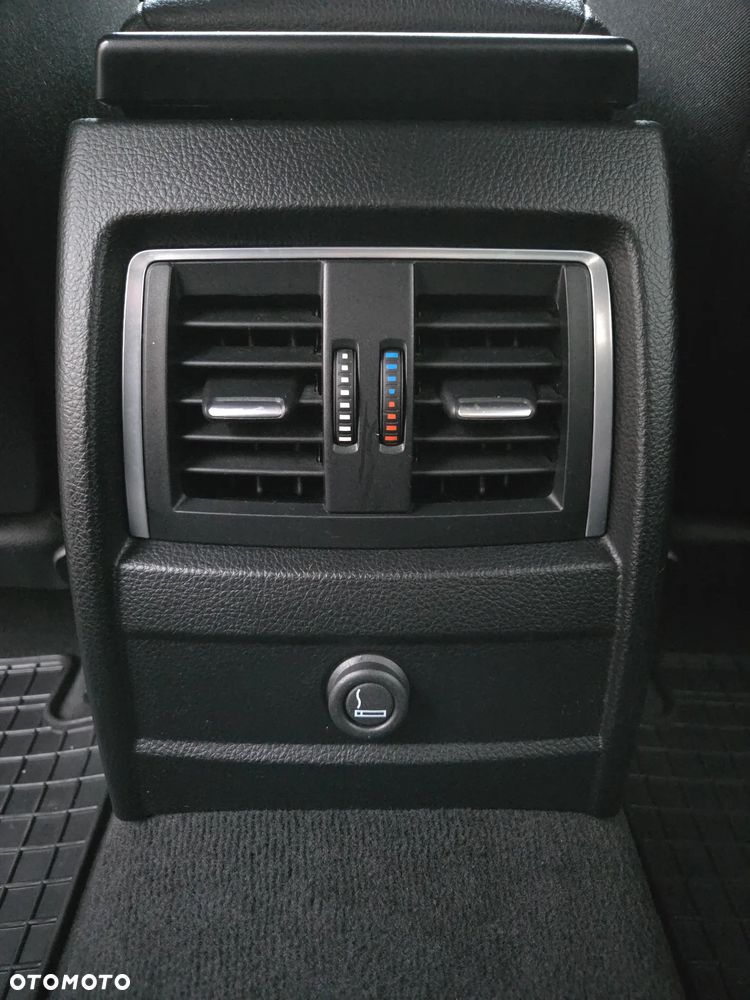 BMW Seria 3 318d Sport Line Shadow - 23
