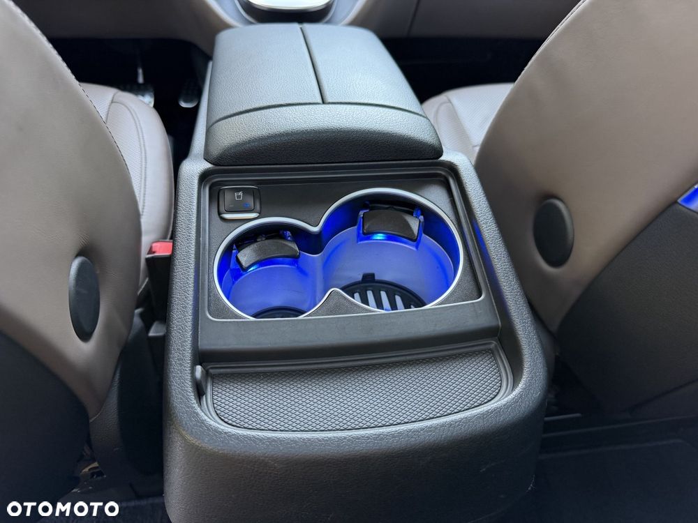 Mercedes-Benz Klasa V 300 d Exclusive 9G-Tronic (d³ugi) - 16