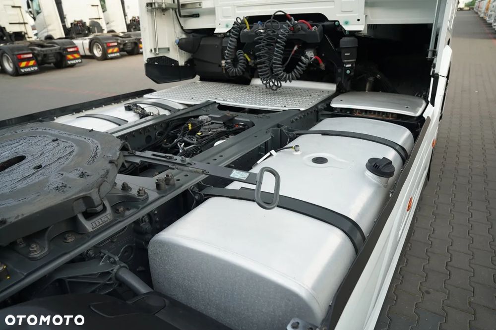 DAF XG 480 / RETARDER / KLIMA POSTOJOWA / PO ZŁOTYM KONTRAKCIE SERWISOWYM / ZBIORNIKI 1 400 L - 17