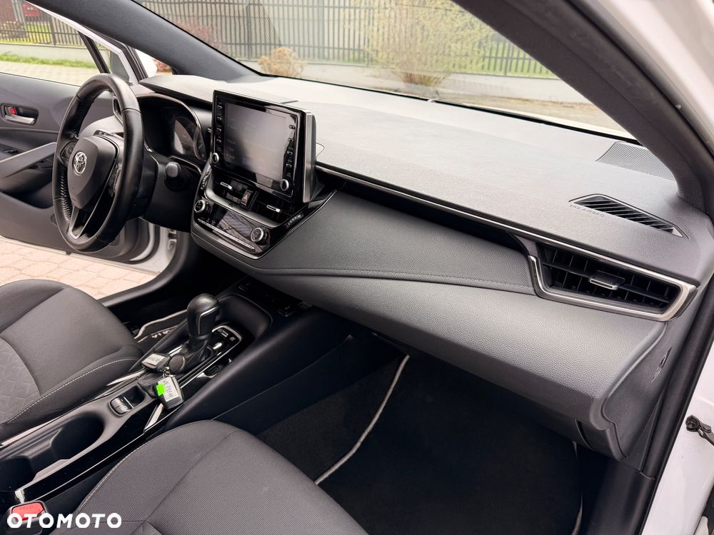 Toyota Corolla 1.8 Hybrid Comfort - 28