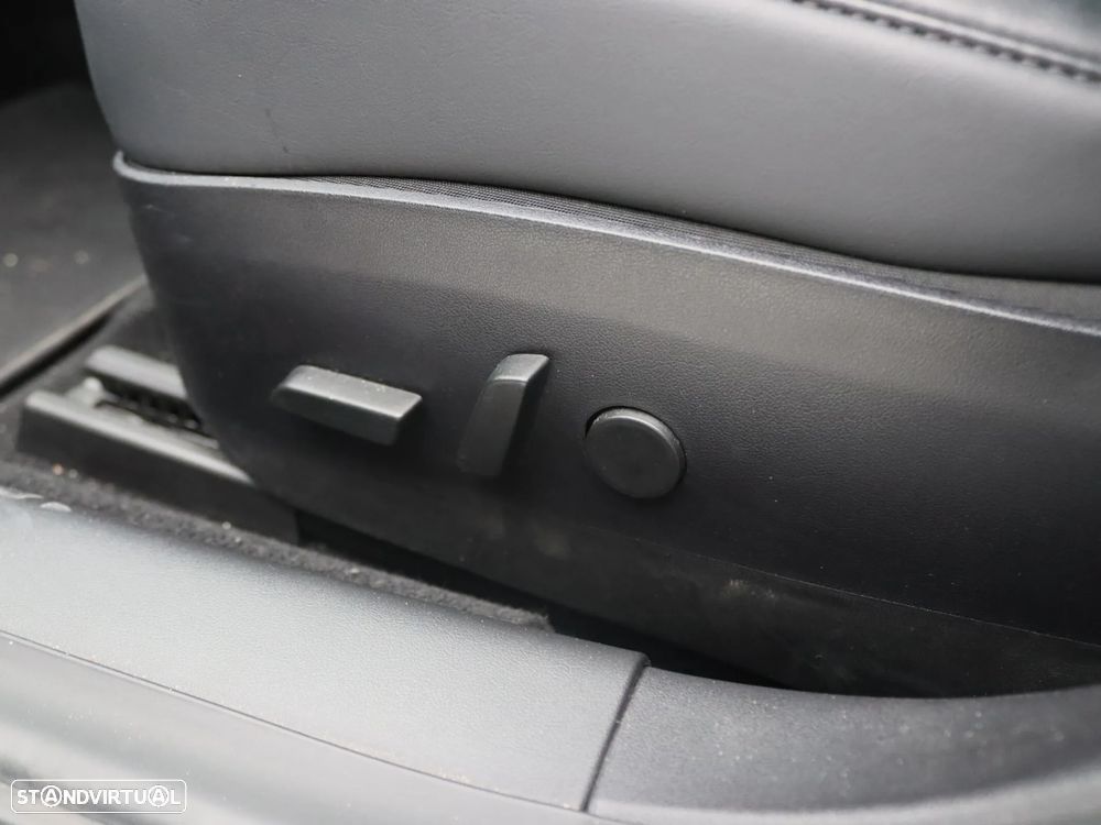 Tesla Model 3 Long-Range Dual Motor AWD - 17