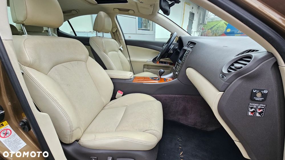 Lexus IS 250 Luxury Line - 30