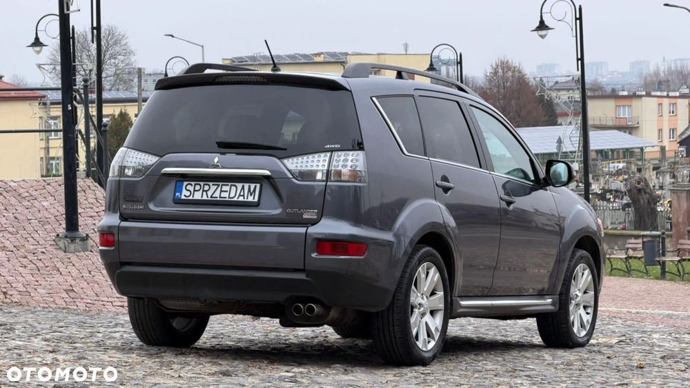 Mitsubishi Outlander - 22
