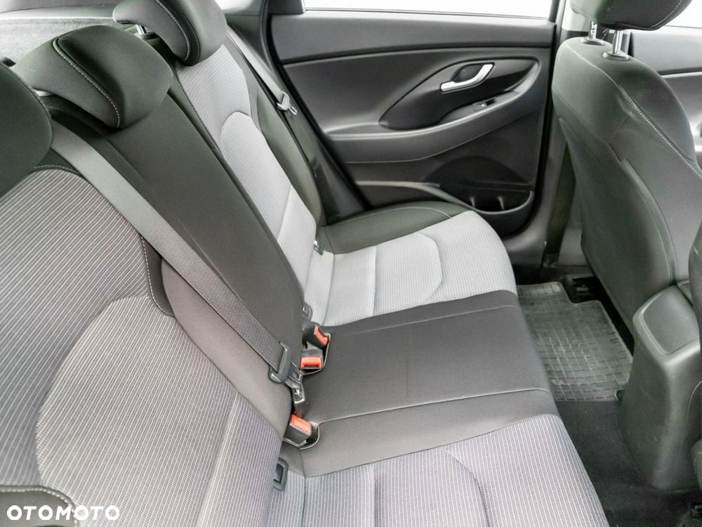 Hyundai i30 1.5 DPI Classic + - 22