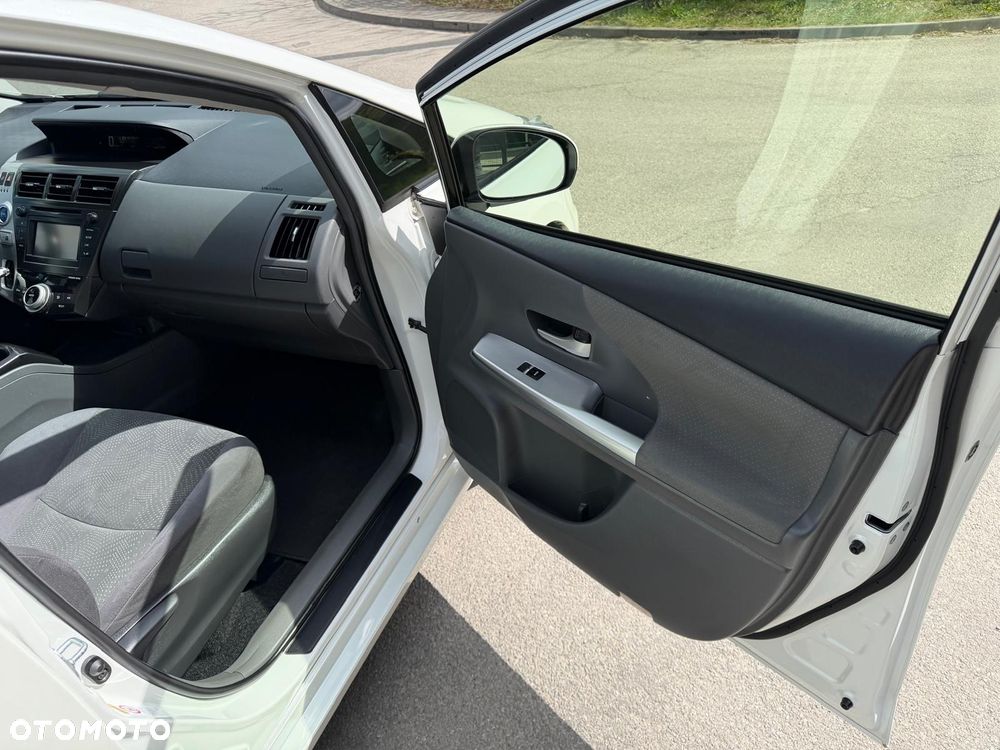 Toyota Prius+ (Hybrid) Executive - 17