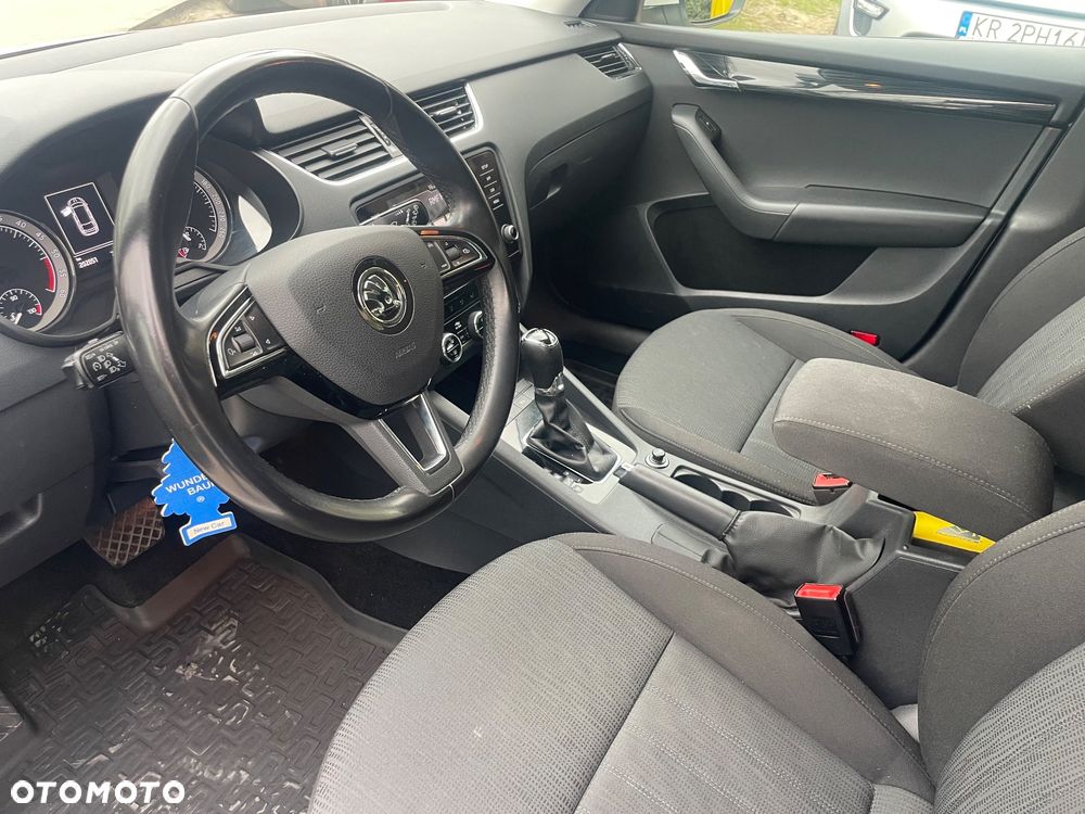 Skoda Octavia 2.0 TDI Ambition DSG - 15
