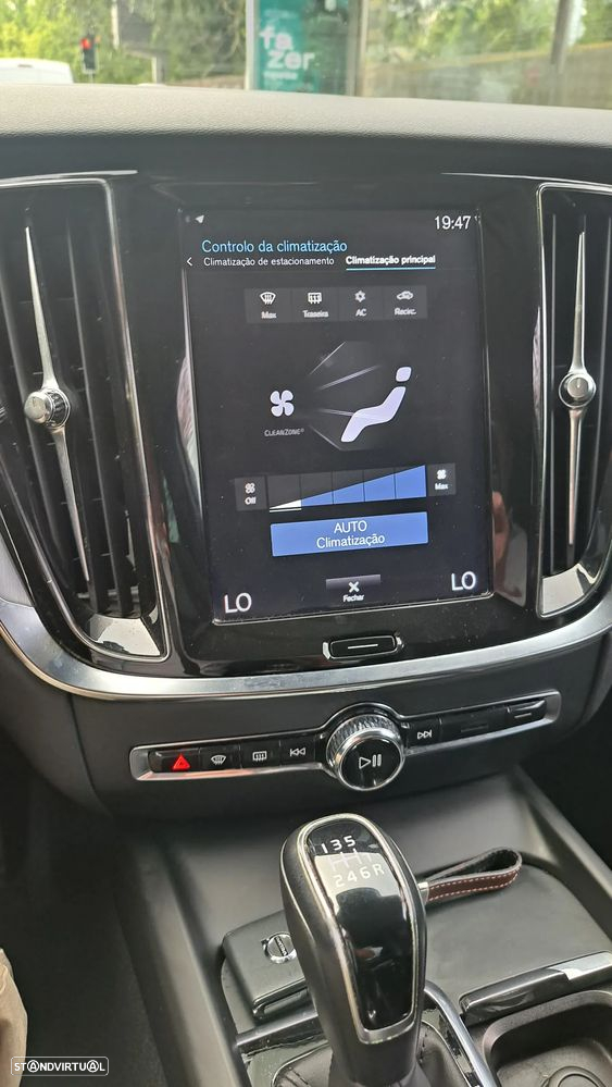 Volvo V60 2.0 D3 Momentum Plus - 13