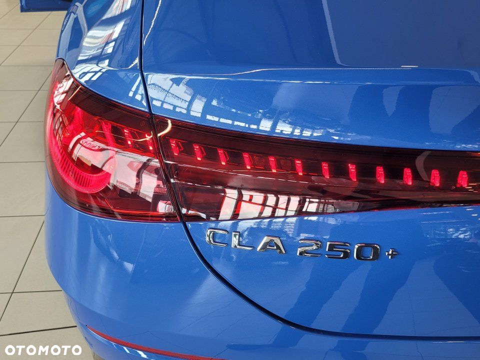 Mercedes-Benz CLA - 12