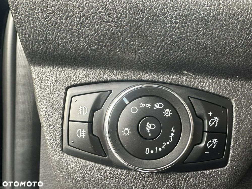 Ford Tourneo Courier - 20