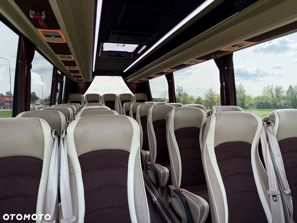 Mercedes-Benz Sprinter 519 - 21