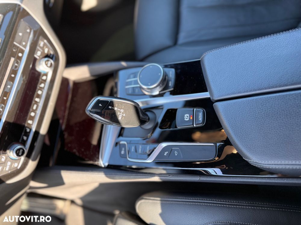 BMW Seria 5 530d xDrive Aut. Sport Line - 14