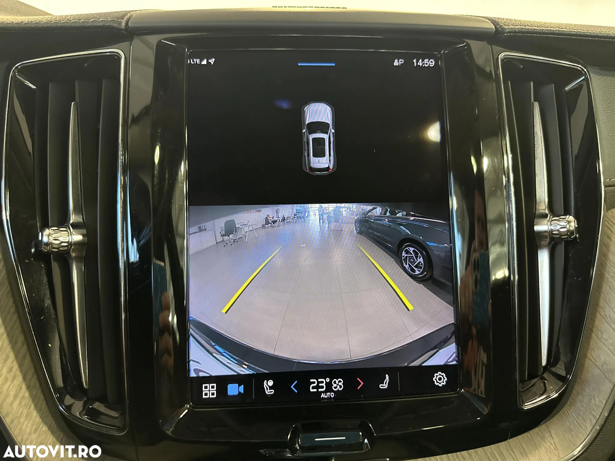 Volvo XC 60 T6 AWD Recharge Geartronic Inscription - 19