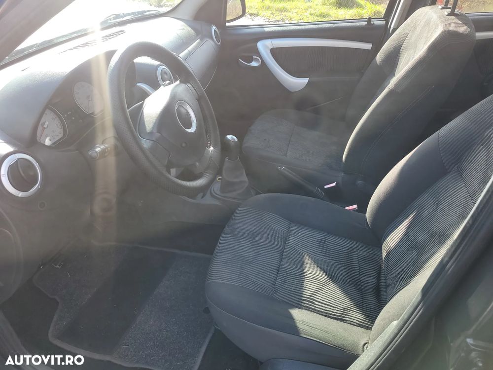Dacia Sandero - 13
