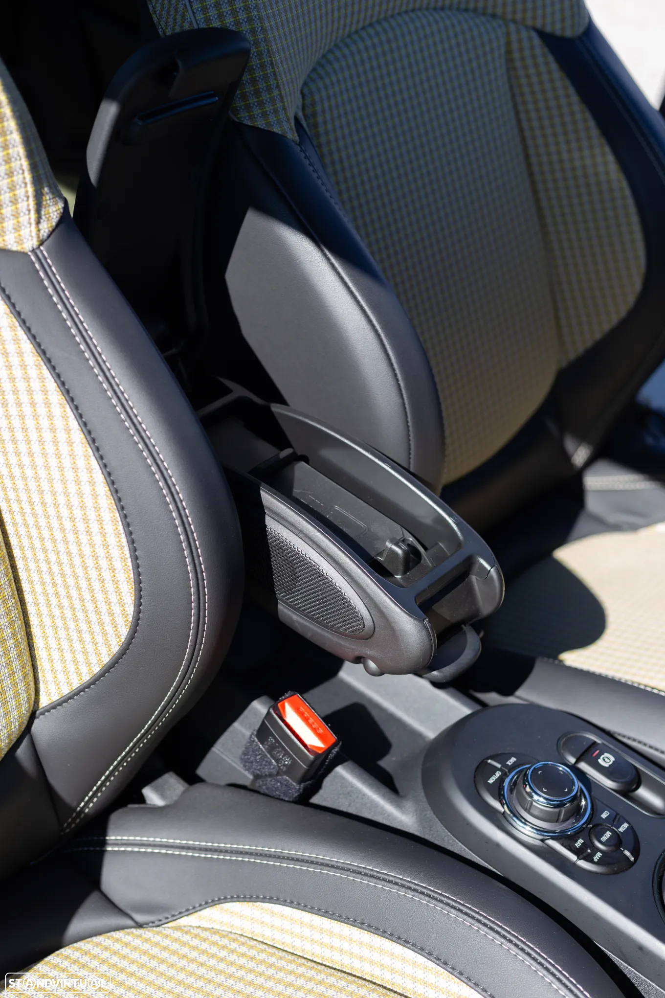 MINI 3 Portas Cooper SE Resolute Edition - 8