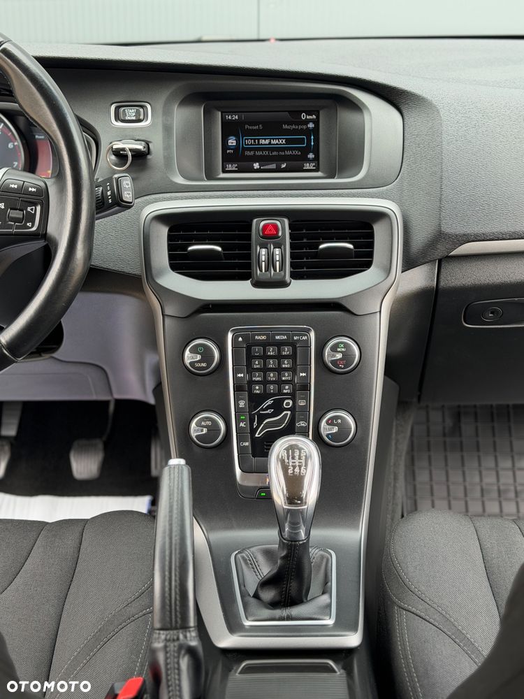 Volvo V40 T3 Momentum - 8