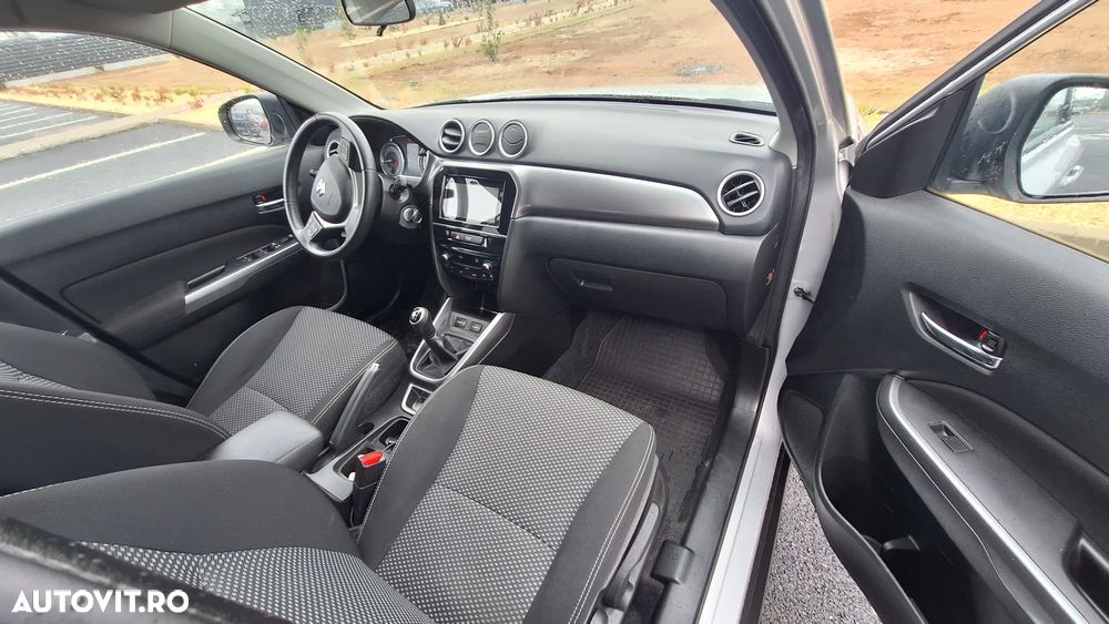 Suzuki Vitara 1.0 Passion - 17