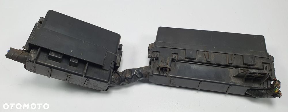 SKRZYNKA BEZPIECZNIKÓW NISSAN MICRA K11 7124-6779 7124-6770 6F712 - 6
