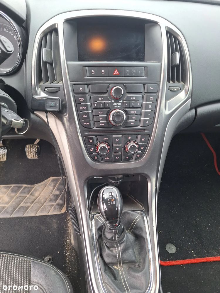 Opel Astra 1.7 CDTI Cosmo - 11